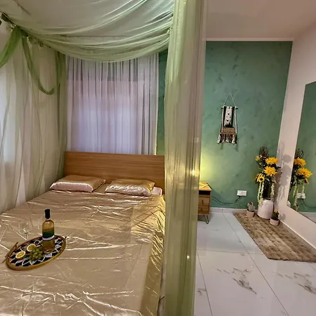 Colorful Vibes&jacuzzi Nights Sunny Escapes Cyprus *