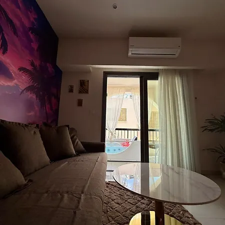 Colorful Vibes&jacuzzi Nights Sunny Escapes Cyprus Appartement Polis