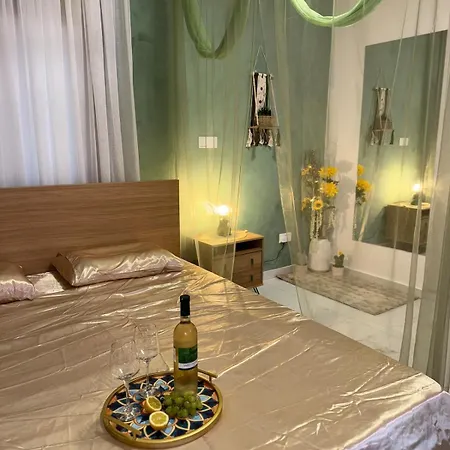 Colorful Vibes&jacuzzi Nights Sunny Escapes Cyprus Apartment *