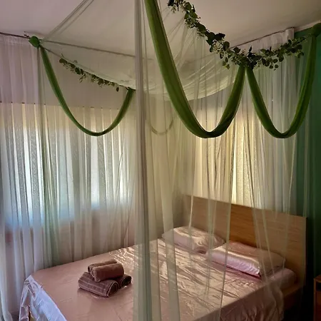 Colorful Vibes&jacuzzi Nights Sunny Escapes Cyprus Polis