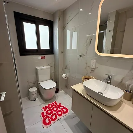 Colorful Vibes&jacuzzi Nights Sunny Escapes Cyprus Appartement *