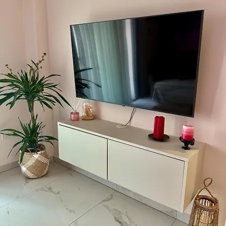 Apartment Colorful Vibes&jacuzzi Nights Sunny Escapes Cyprus *