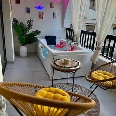 Colorful Vibes&jacuzzi Nights Sunny Escapes Cyprus Apartment *