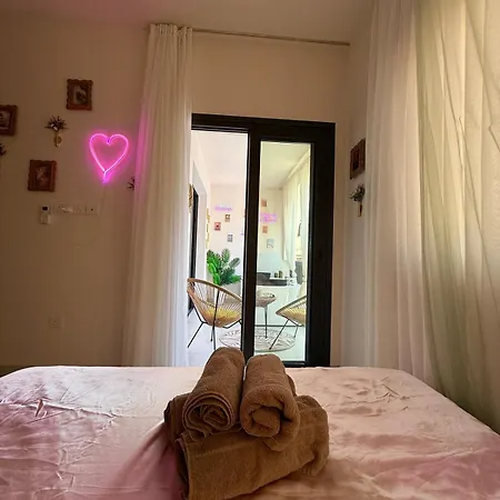 Colorful Vibes&jacuzzi Nights Sunny Escapes Cyprus Polis