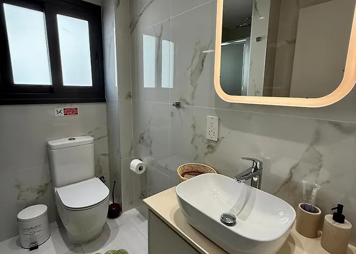 アパート Colorful Vibes&jacuzzi Nights Sunny Escapes Cyprus Polis