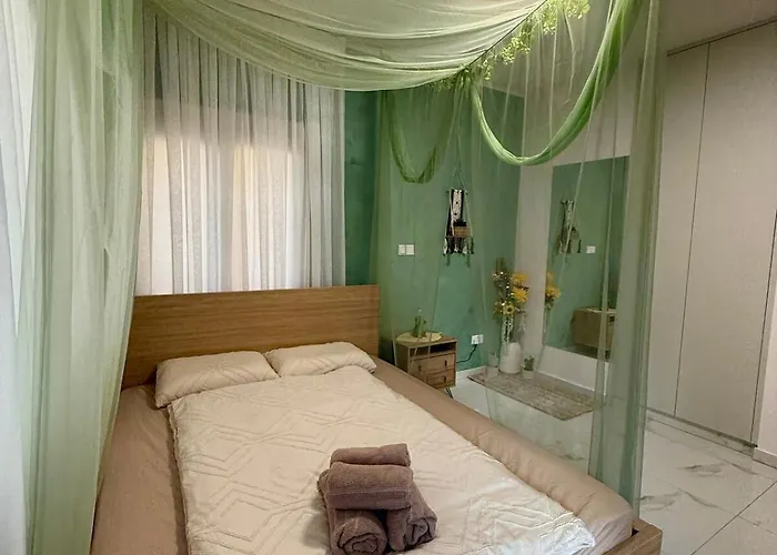 Colorful Vibes&jacuzzi Nights Sunny Escapes Cyprus