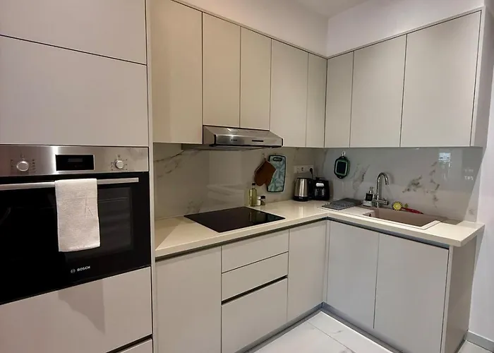 Colorful Vibes&jacuzzi Nights Sunny Escapes Cyprus アパート Polis