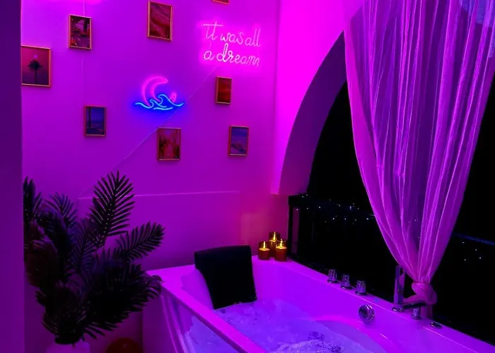 アパート Colorful Vibes&jacuzzi Nights Sunny Escapes Cyprus Polis