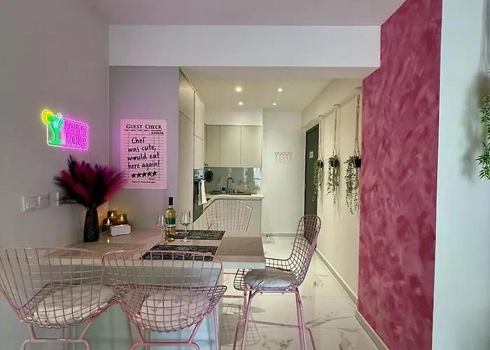 アパート Colorful Vibes&jacuzzi Nights Sunny Escapes Cyprus *