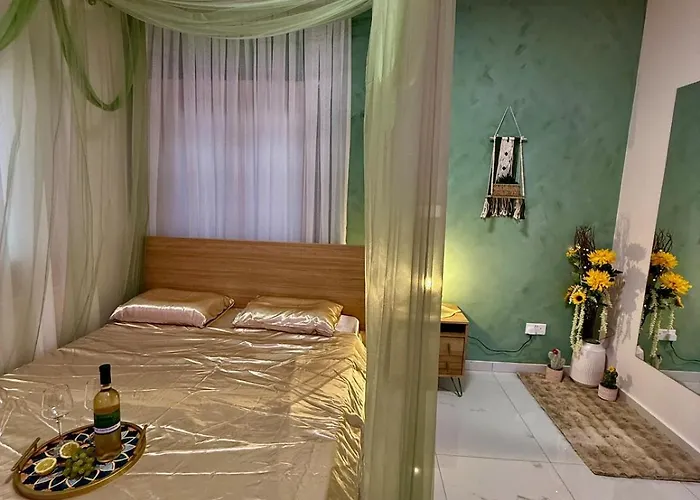 Colorful Vibes&jacuzzi Nights Sunny Escapes Cyprus *