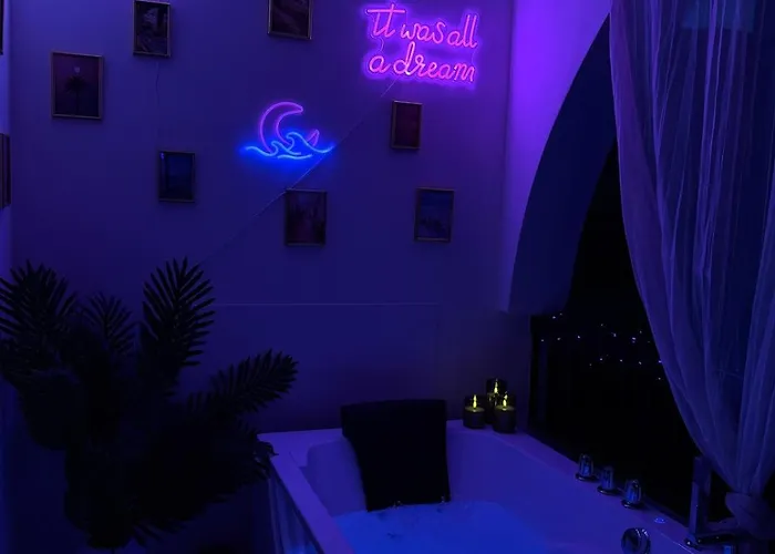 アパート Colorful Vibes&jacuzzi Nights Sunny Escapes Cyprus